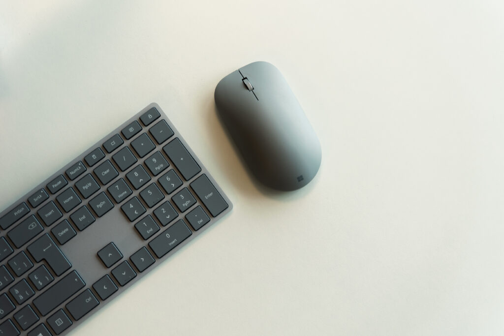 Foto von einer Computer-Tastatur & Maus