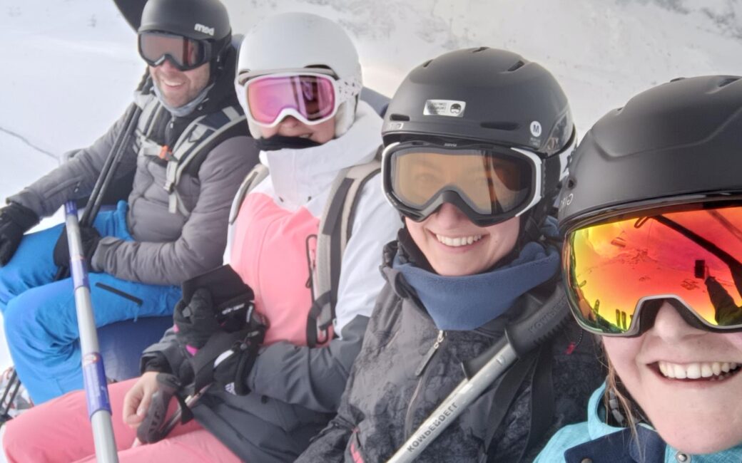 Skifahrer in der Gondel, Hintertux, Teamevent, valantic Management Consulting