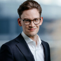 Niklas Schreiber, Consultant Strategy & Transactions, valantic