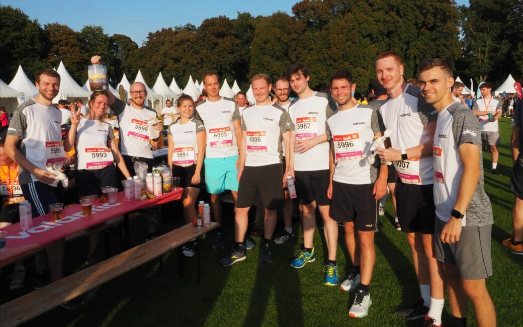 Group picture of a valantic Cologne team during the B2Run2023 in Cologne