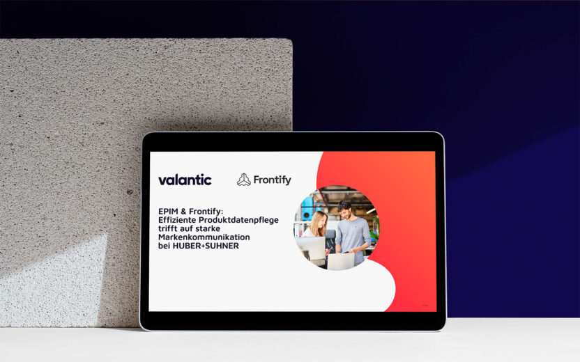 Mockup: Whitepaper Frontify Teaser - Man and woman consulting on a topic in an office environment